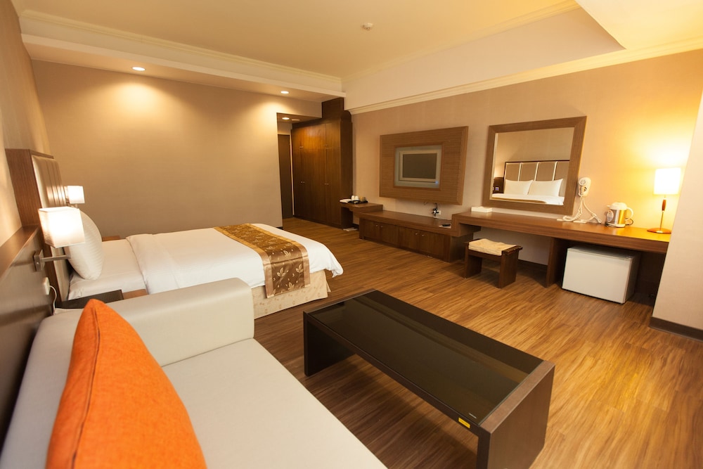 F Hotel Chiayi 7/25