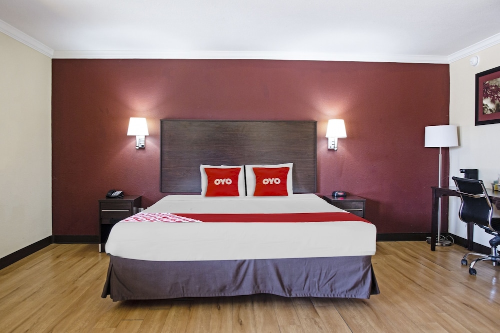 OYO Hotel McAllen Airport South 16/61