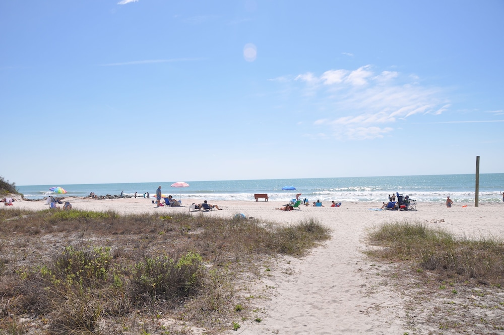 Lido Islander Inn And Suites 53/56
