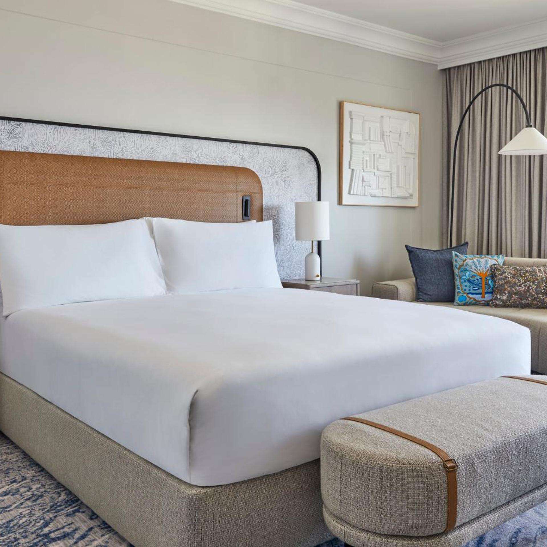 Classic, King Bed, Club Floor