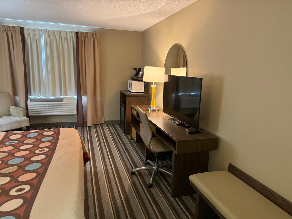 Super 8 by Wyndham Winfield/Quail Ridge Area 20/26