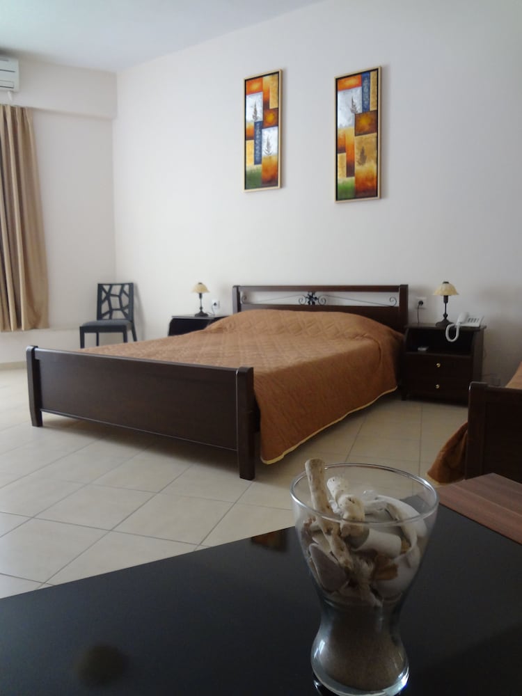 Avra Beach Hotel 32/55