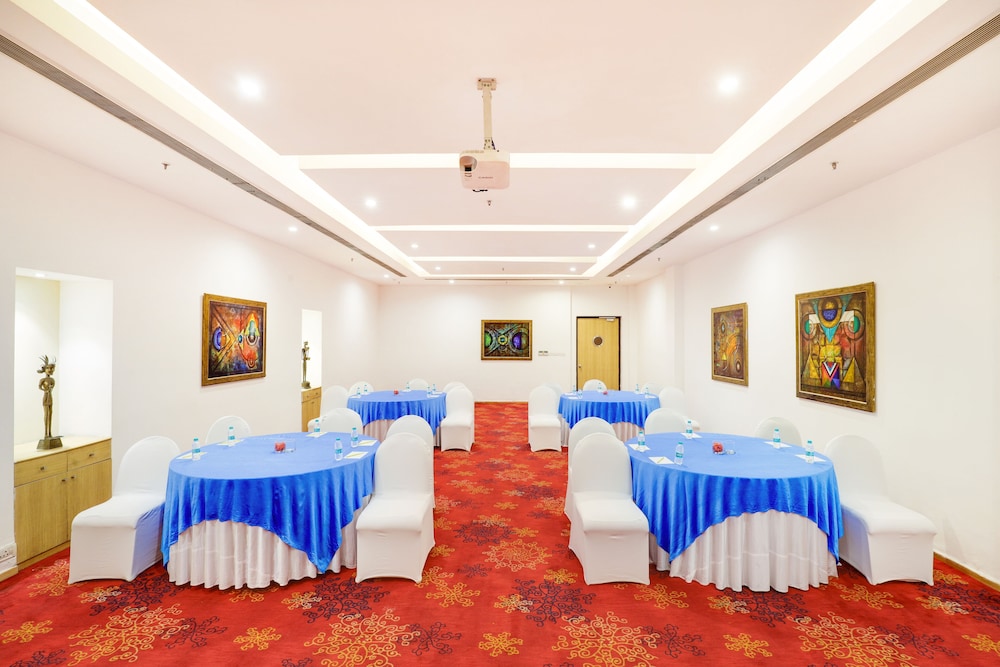 Lemon Tree Premier 1 Leisure Valley Gurugram 28/60