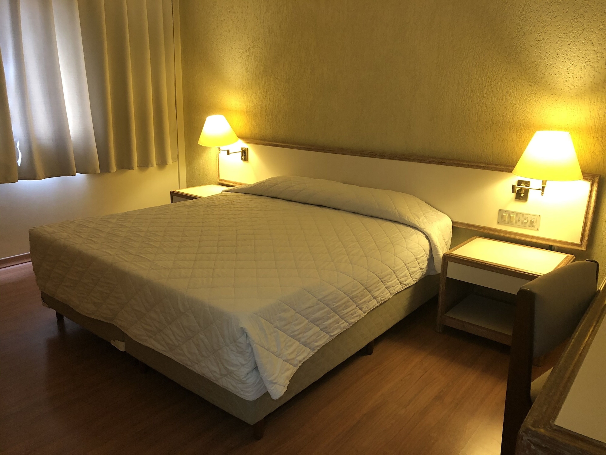LUXURY, APARTMENT, QUEEN BED, SOFA