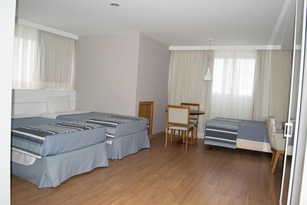 Salvador Business Flat 16/48
