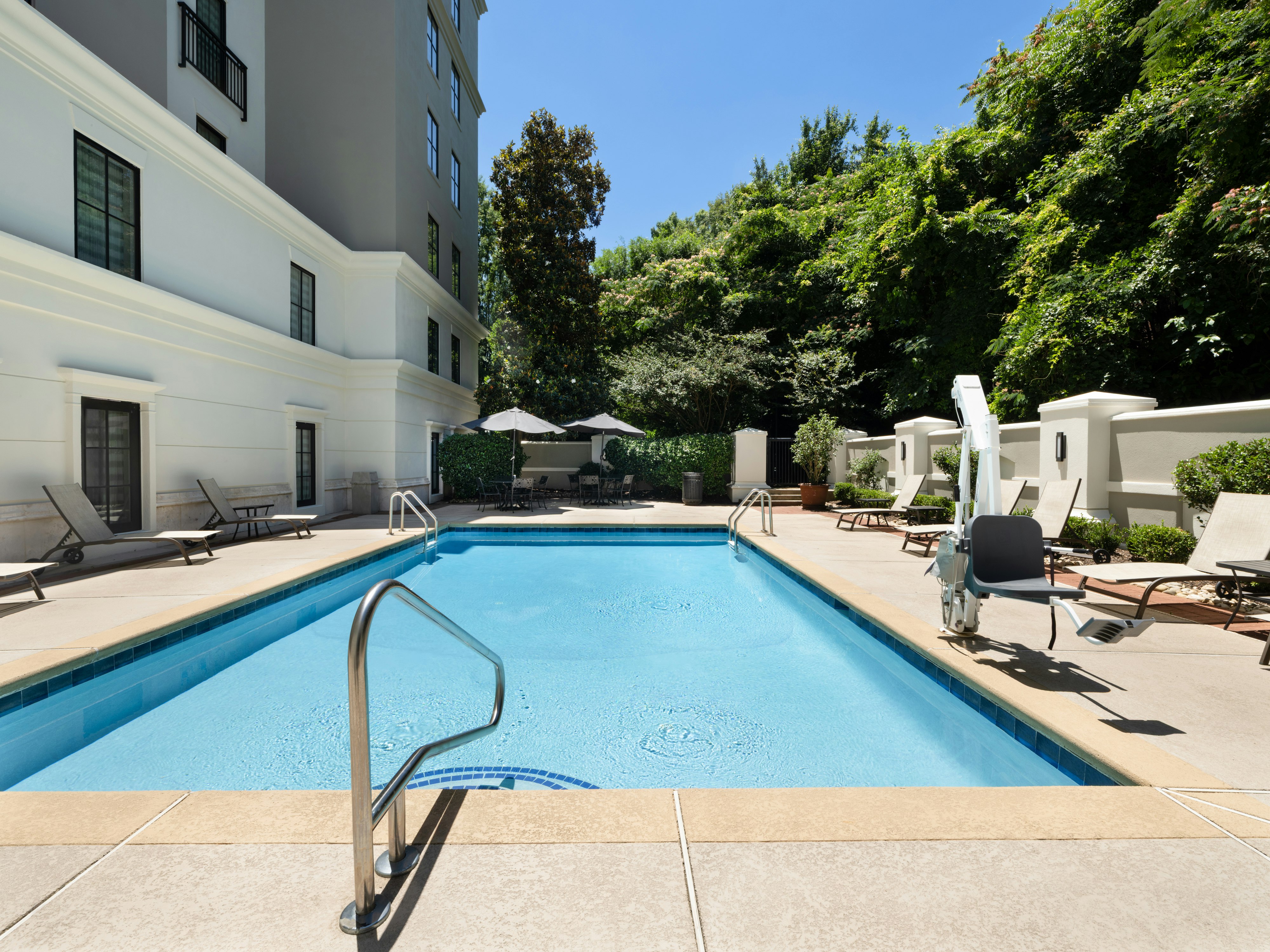 Hampton Inn & Suites-Charlotte/SouthPark at Phillips Place 22/24