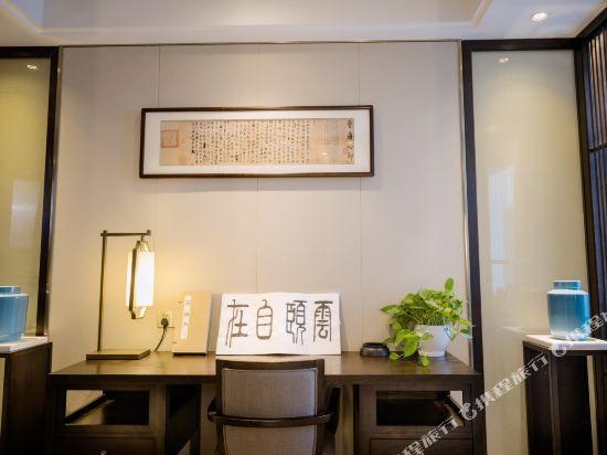 Yunyi Zizai Hotel 12/34