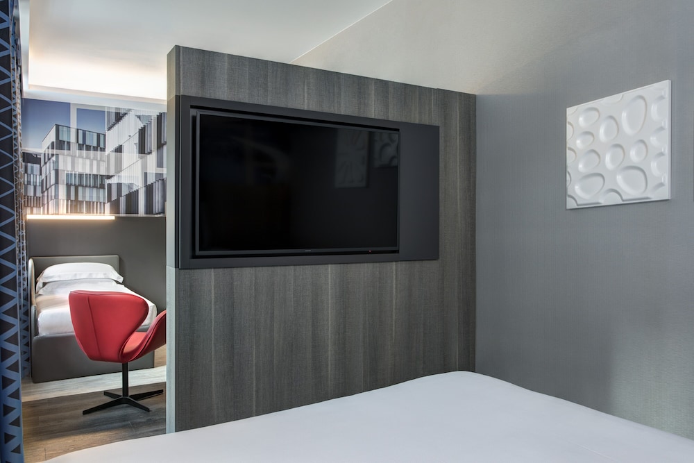 iQ Hotel Milano 43/50