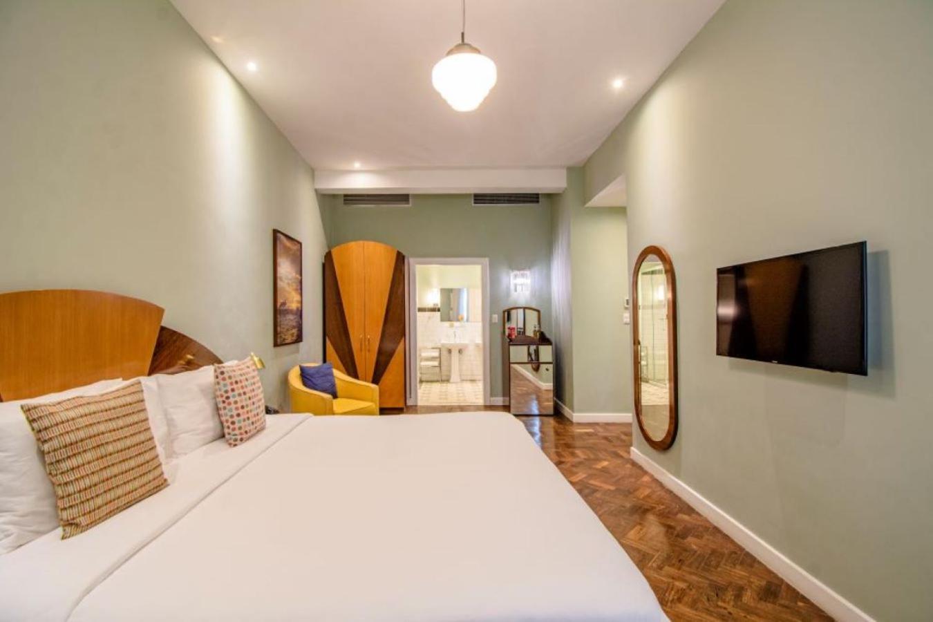 Big, Deluxe, King Bed