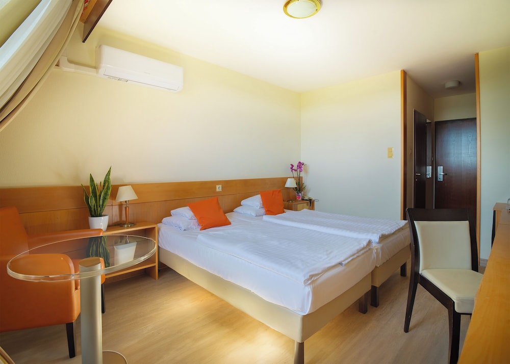 Hotel Sopron 26/73
