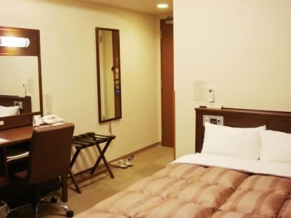 Hotel Route-Inn Hofu Ekimae 3/42