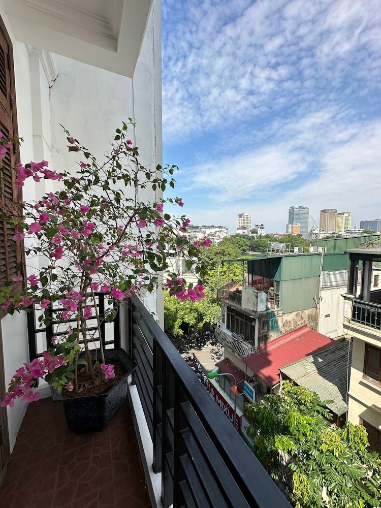 Hanoi Morning Hotel 77/80