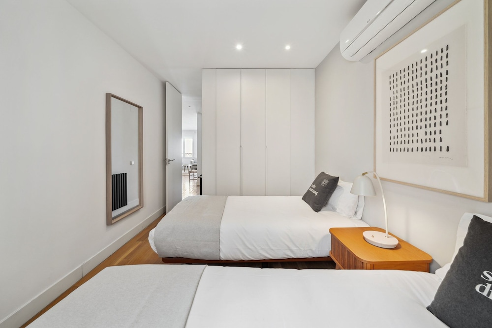 2 BEDROOMS, COMFORT, APARTMENT