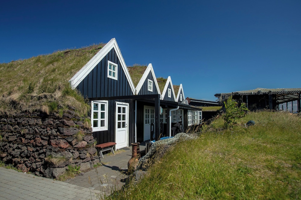 Fisherman's Village 33/45