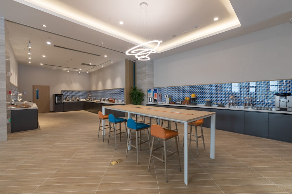 Holiday Inn Express Kaifeng City Center 35/47