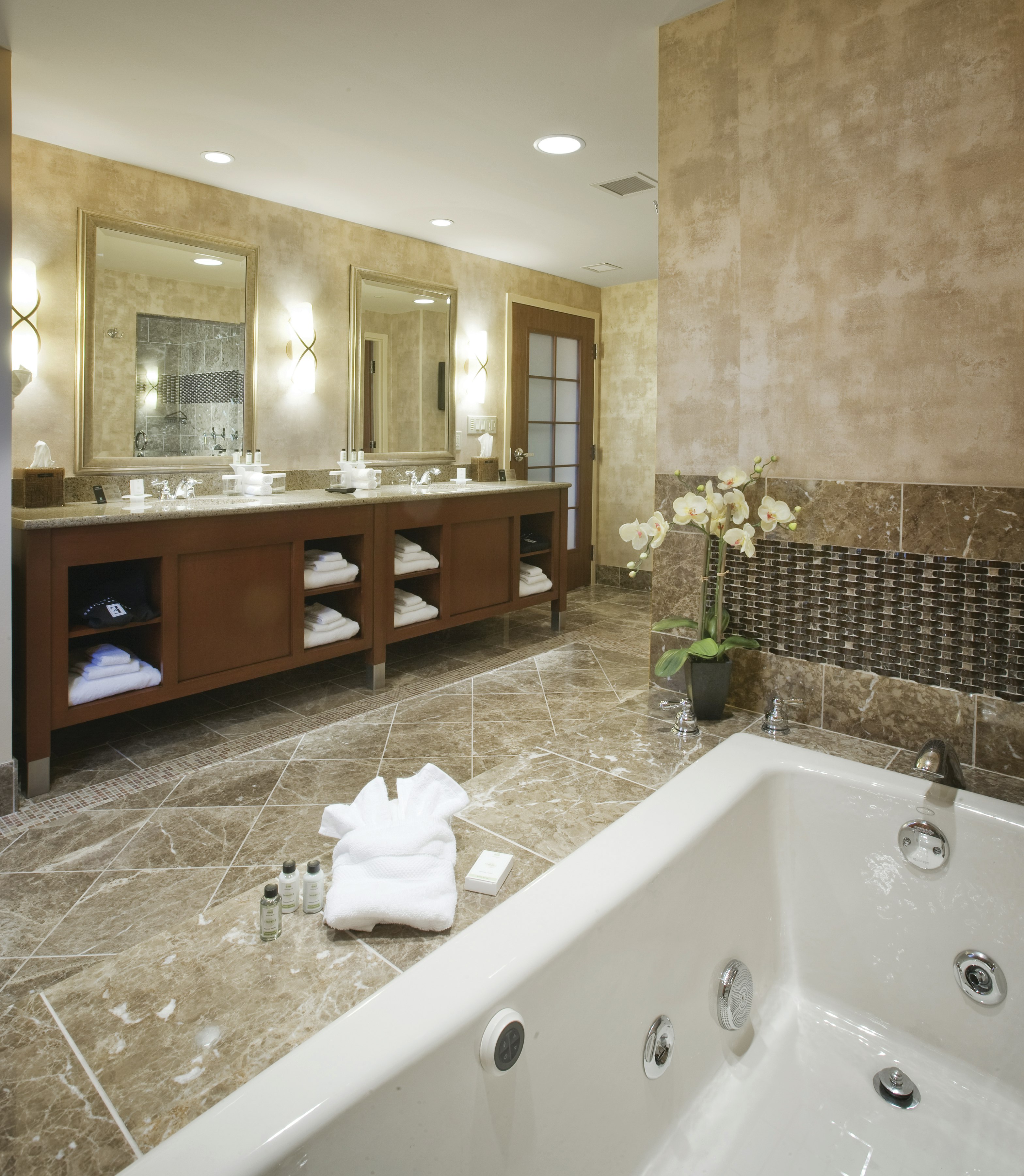 Embassy Suites by Hilton Norman Hotel and Conference Center 55/55