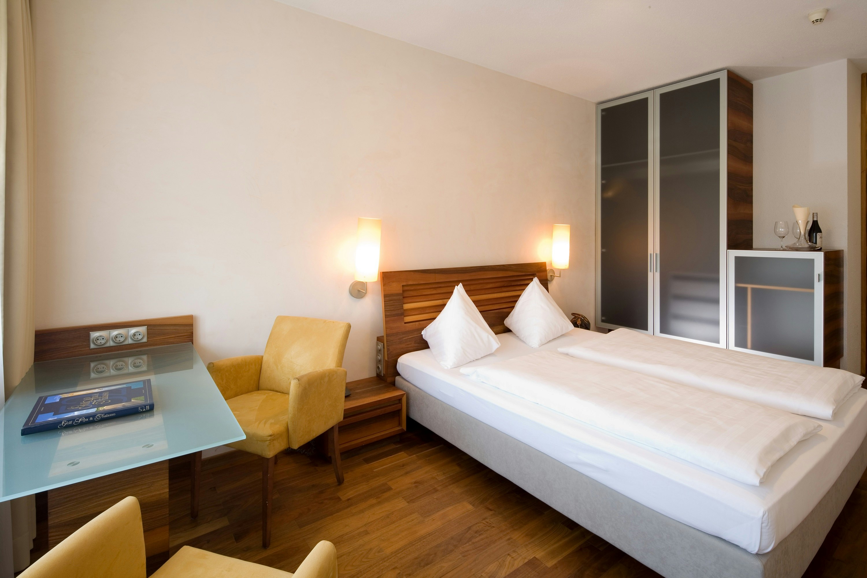 Penz Hotel West 9/38