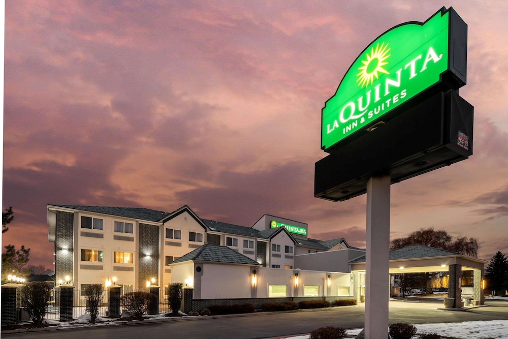 La Quinta Inn & Suites by Wyndham Logan 6/42