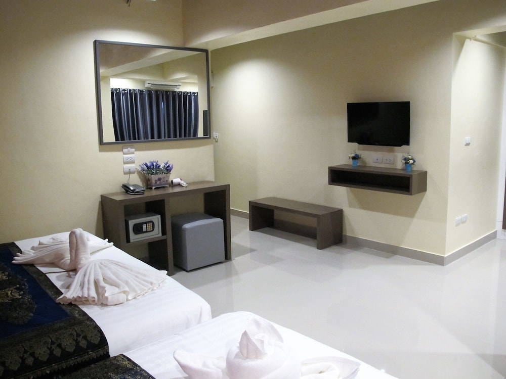 Suvarnabhumi Oriental Resort 32/64