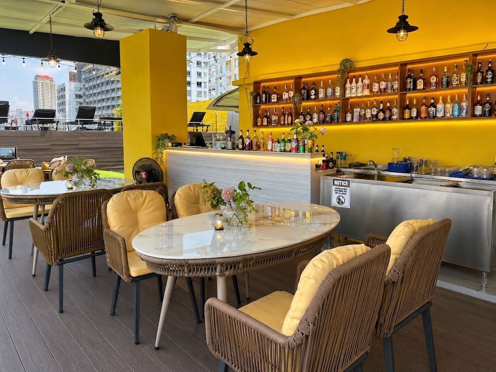 Miloft Sathorn Hotel 34/49
