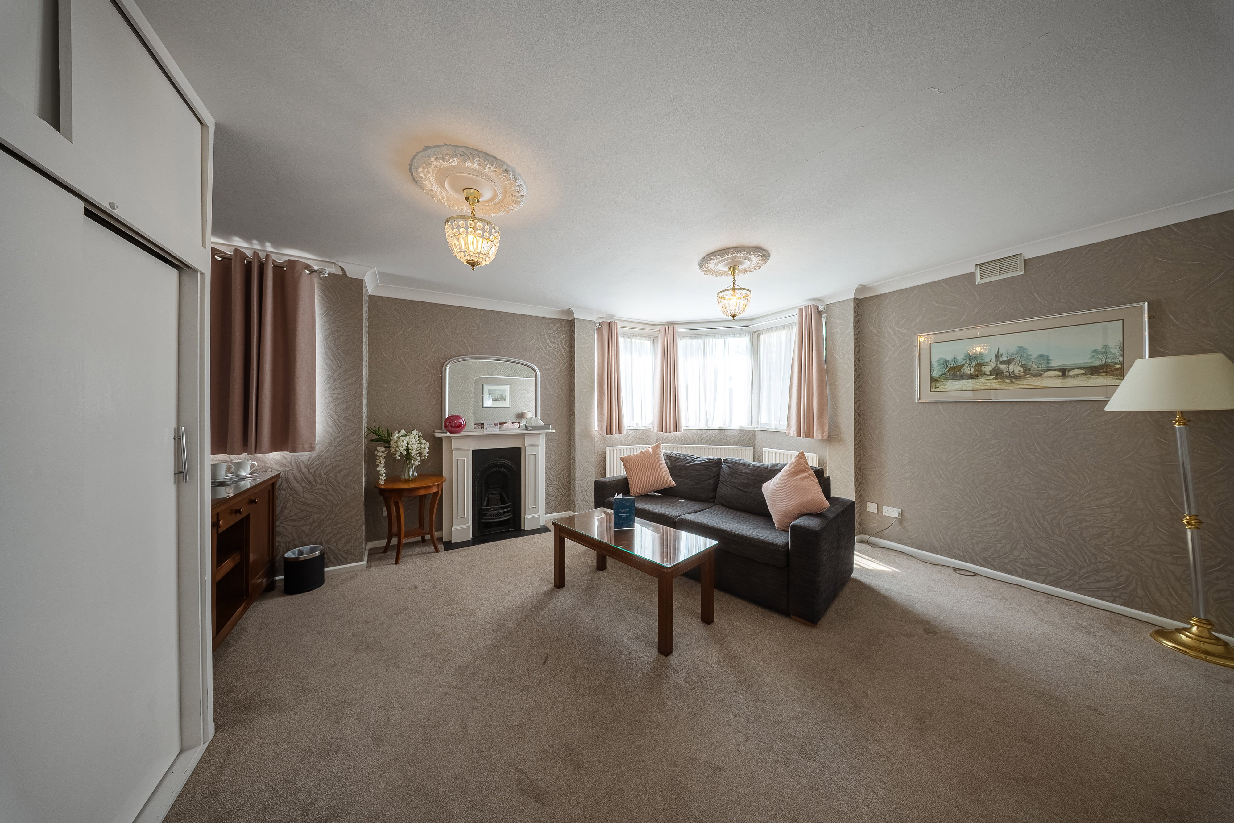 THE CLARENDON HOTEL 30/50