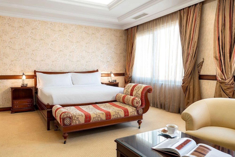 Occidental Taksim Hotel 24/72