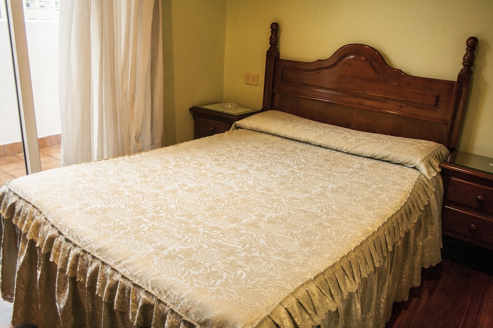 Room, Single, Single Bed