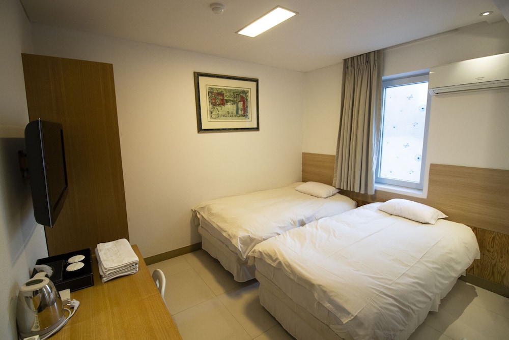 HOTEL IRENE CITY 12/35