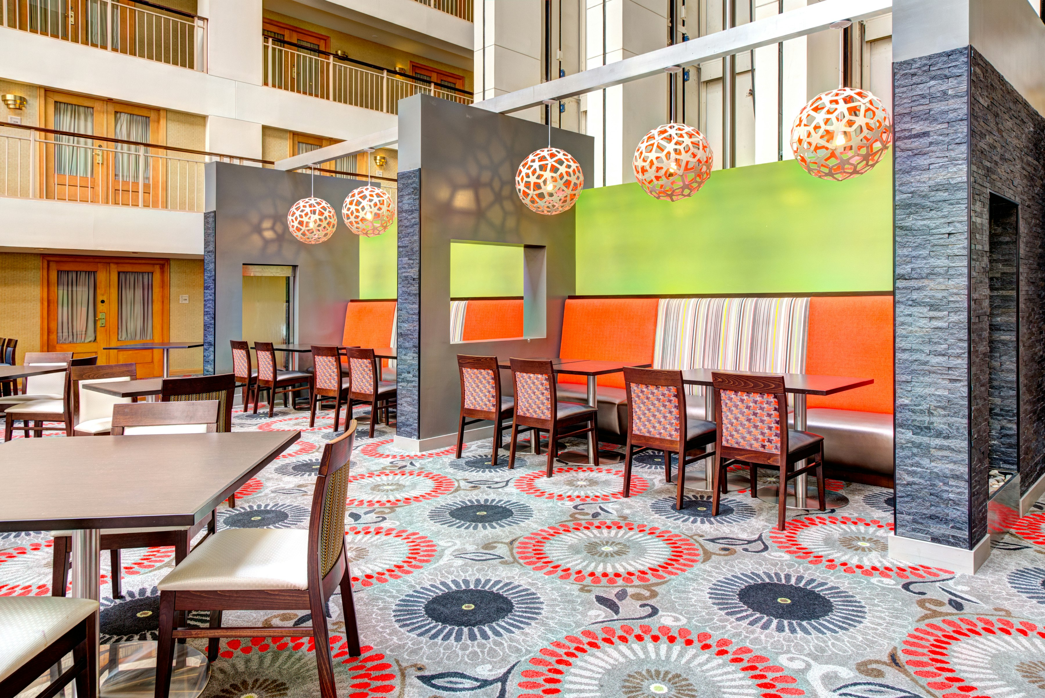 Embassy Suites by Hilton Chicago O'Hare Rosemont 45/64