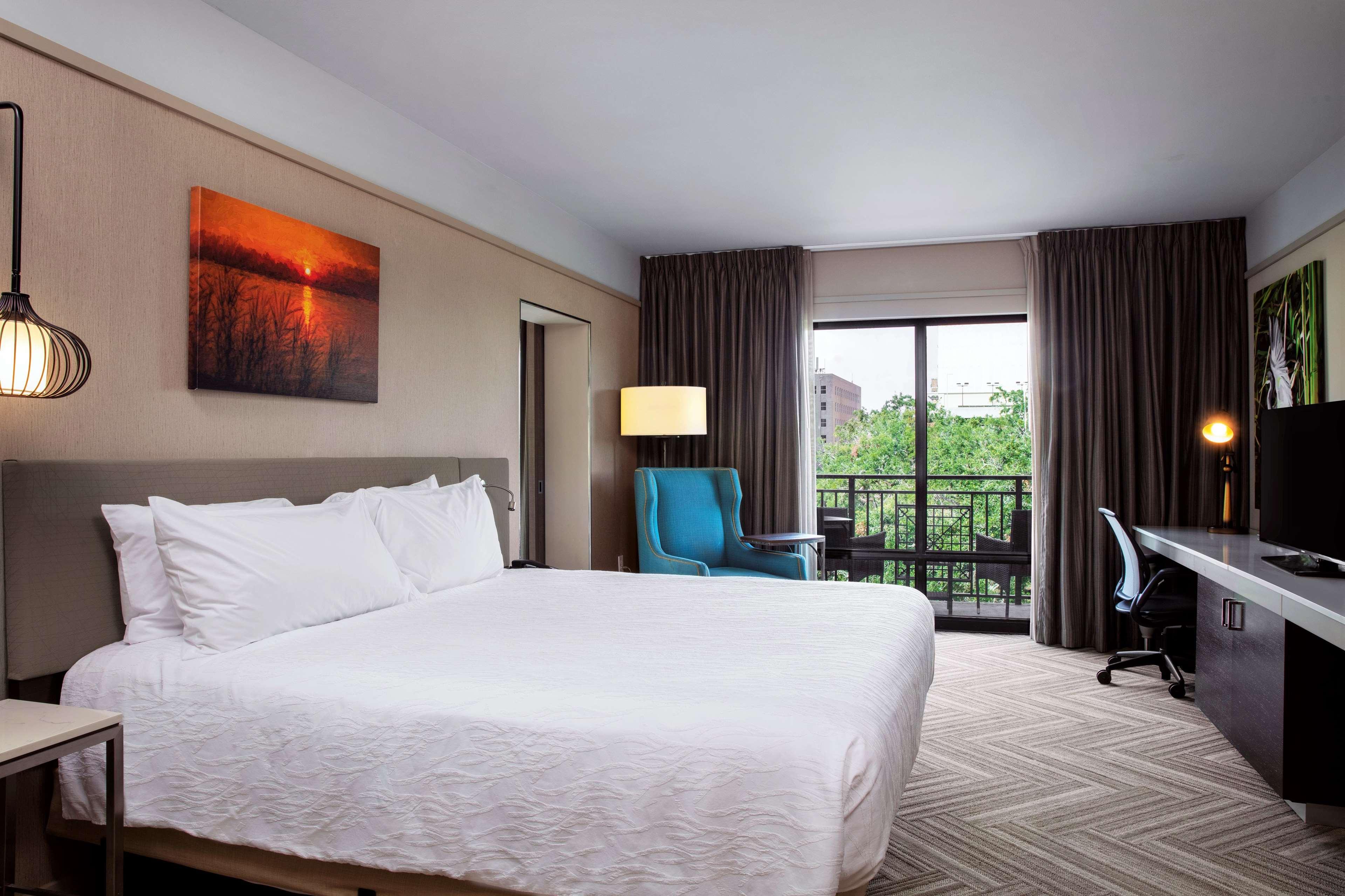 1 BEDROOM, SUITE, KING BED, BALCONY, ACCESSIBLE