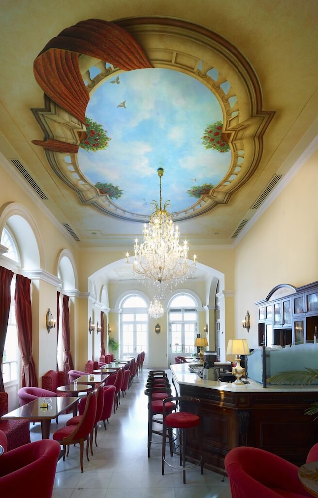Grande Bretagne Hotel 41/53