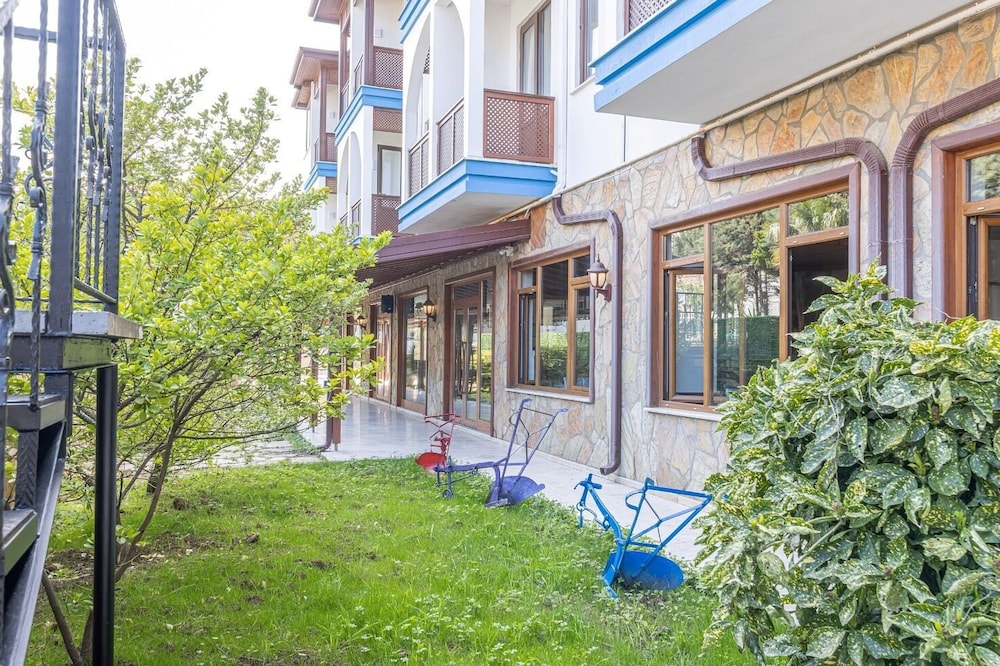 Gunay Hotel 38/45