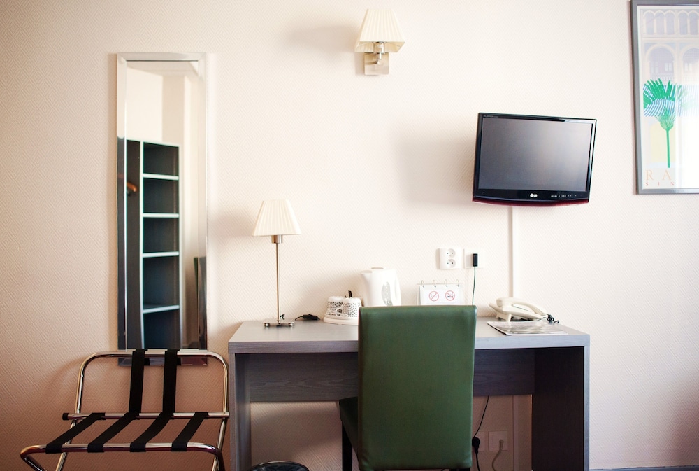 Hotel Carmin 23/28