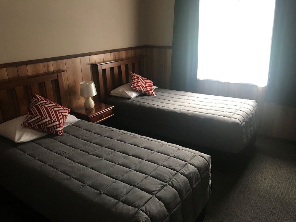 Fairy Springs Motel 11/59