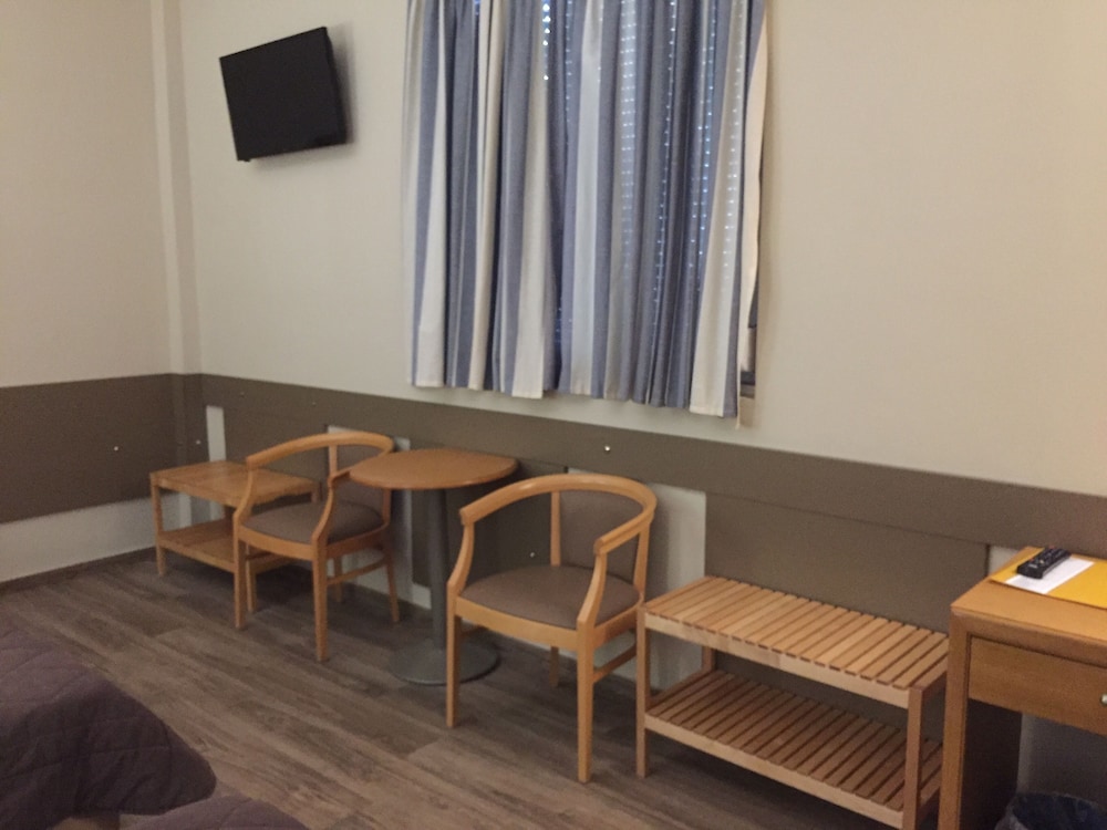 Hotel Ostria 33/45