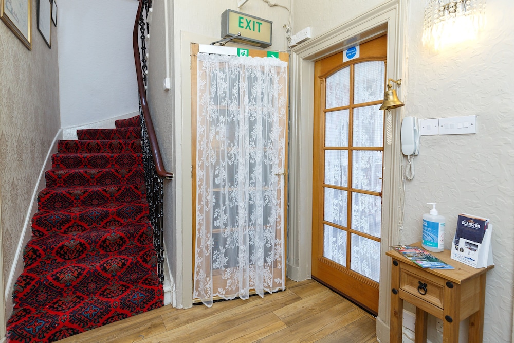 Castle Walk Bed & Breakfast 10/47