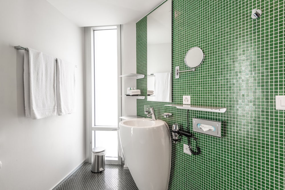 SEDARTIS SWISS QUALITY HOTEL 32/72