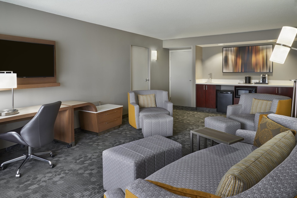 Courtyard Marriott Toronto Airport 21/56