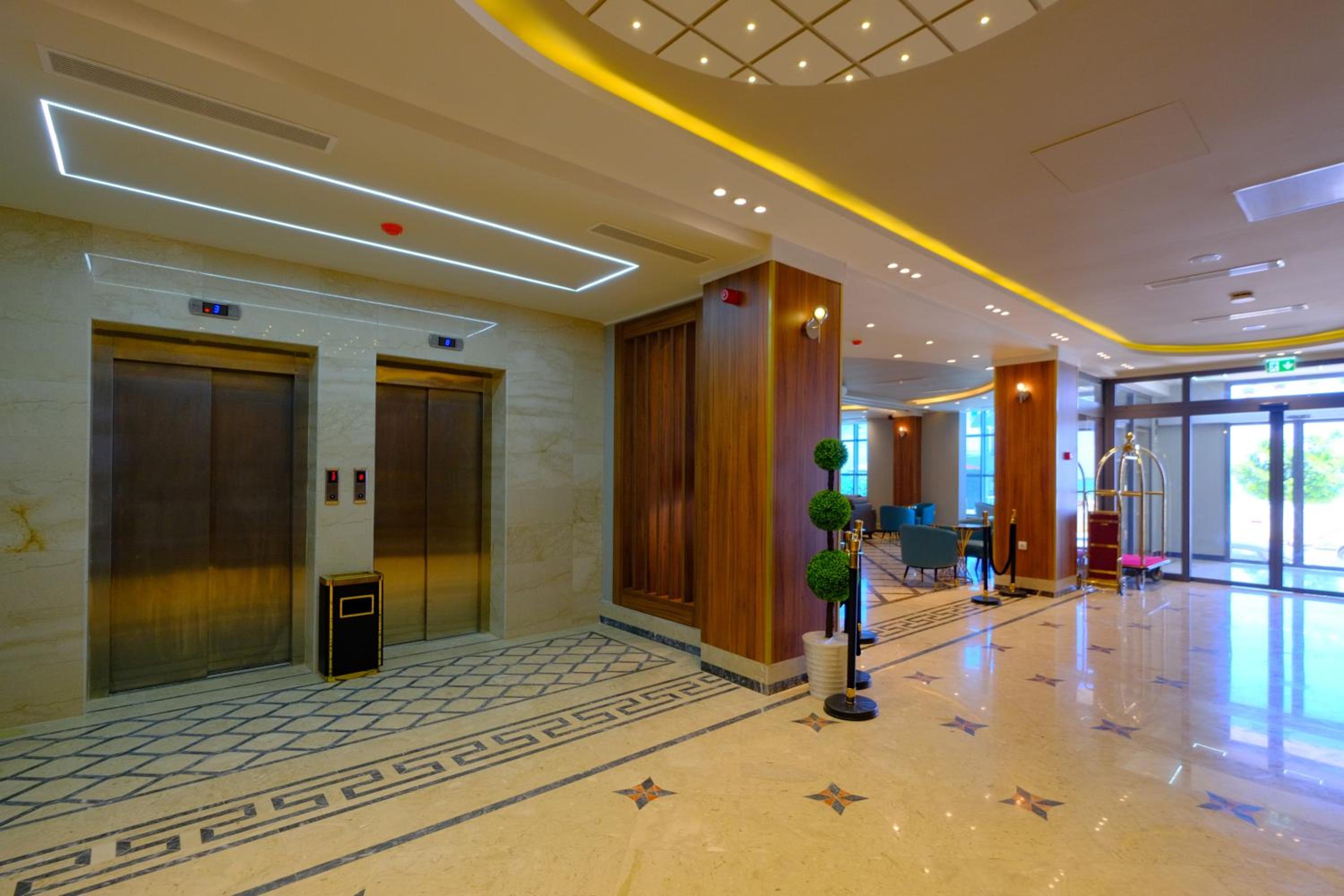 Hotel El Bey 6/48