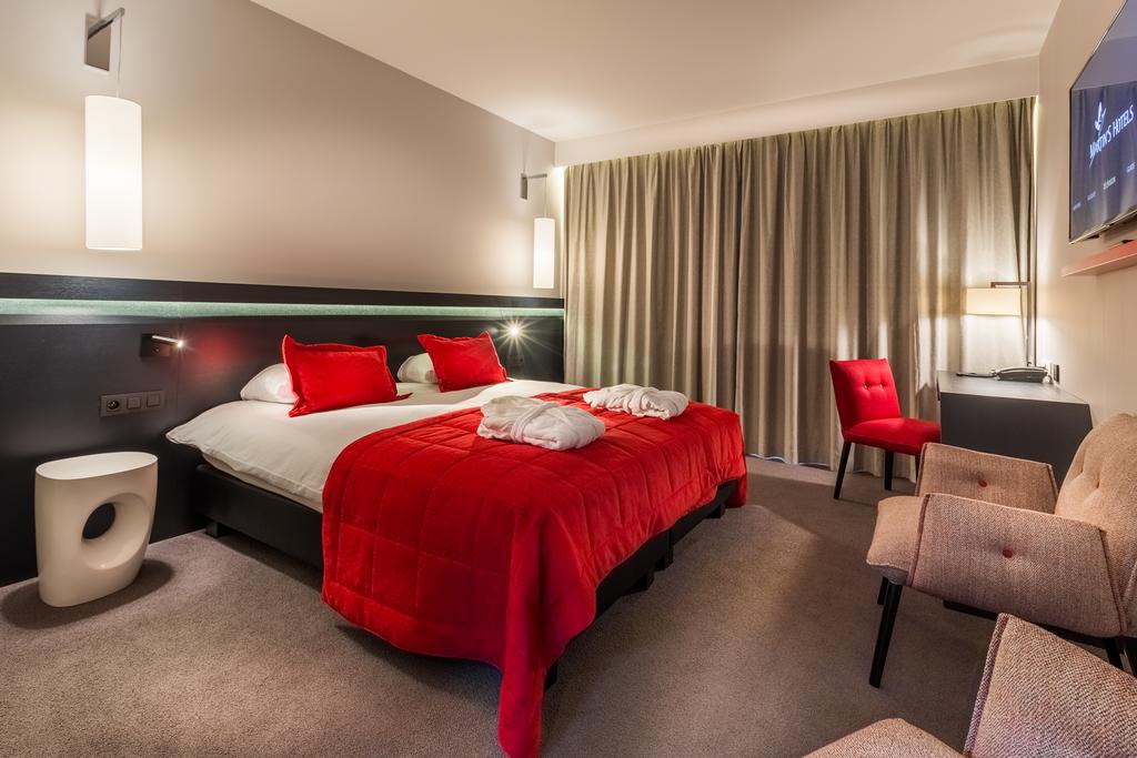 Exceptional, Double Bed