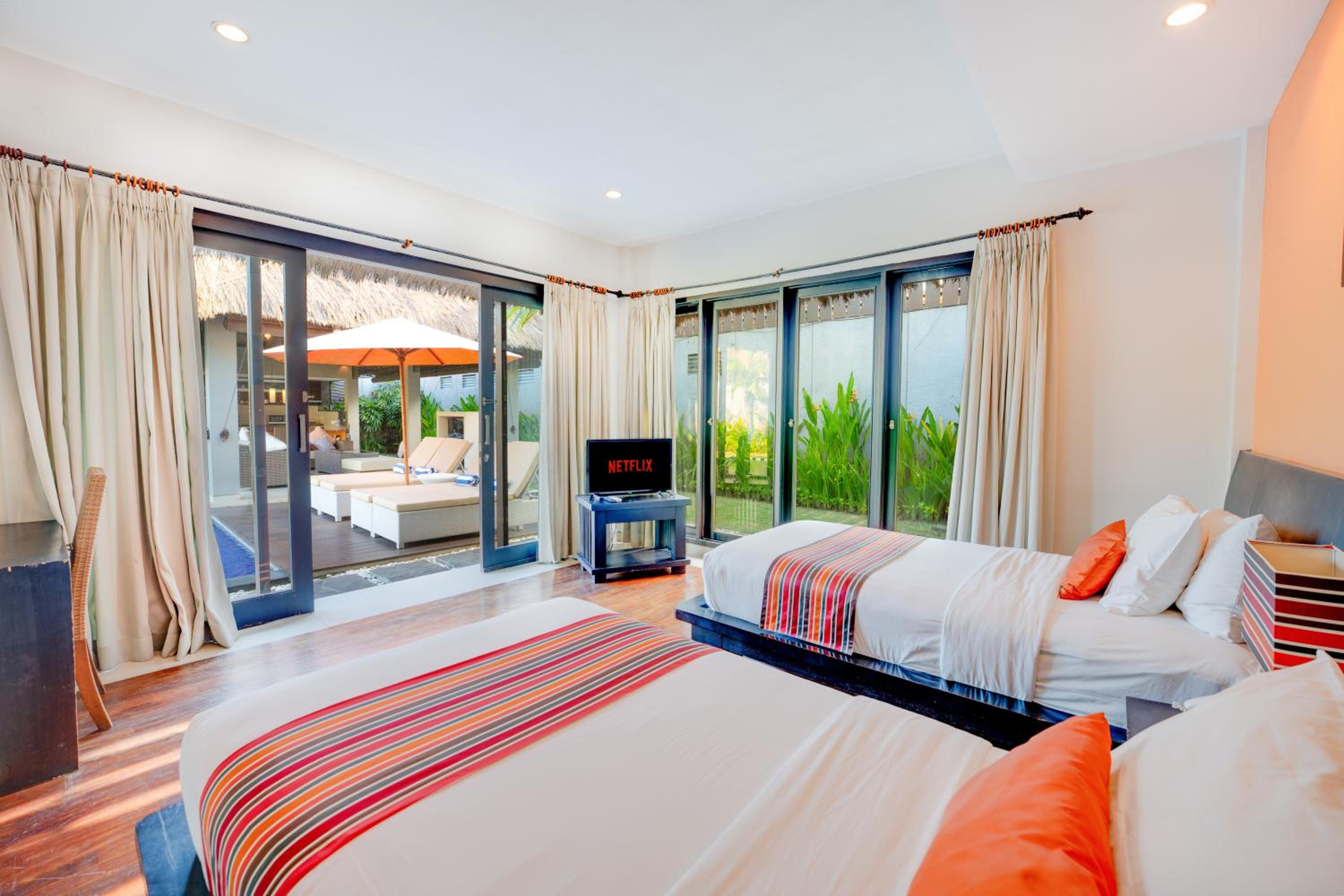 3 Bedrooms, Pool, Villa