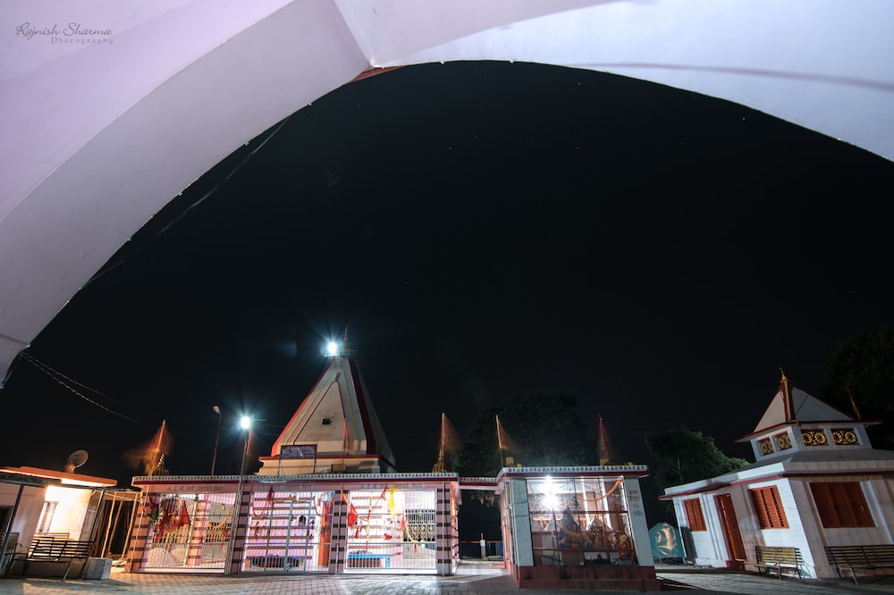 Yog Vashishth Hotel 3/50