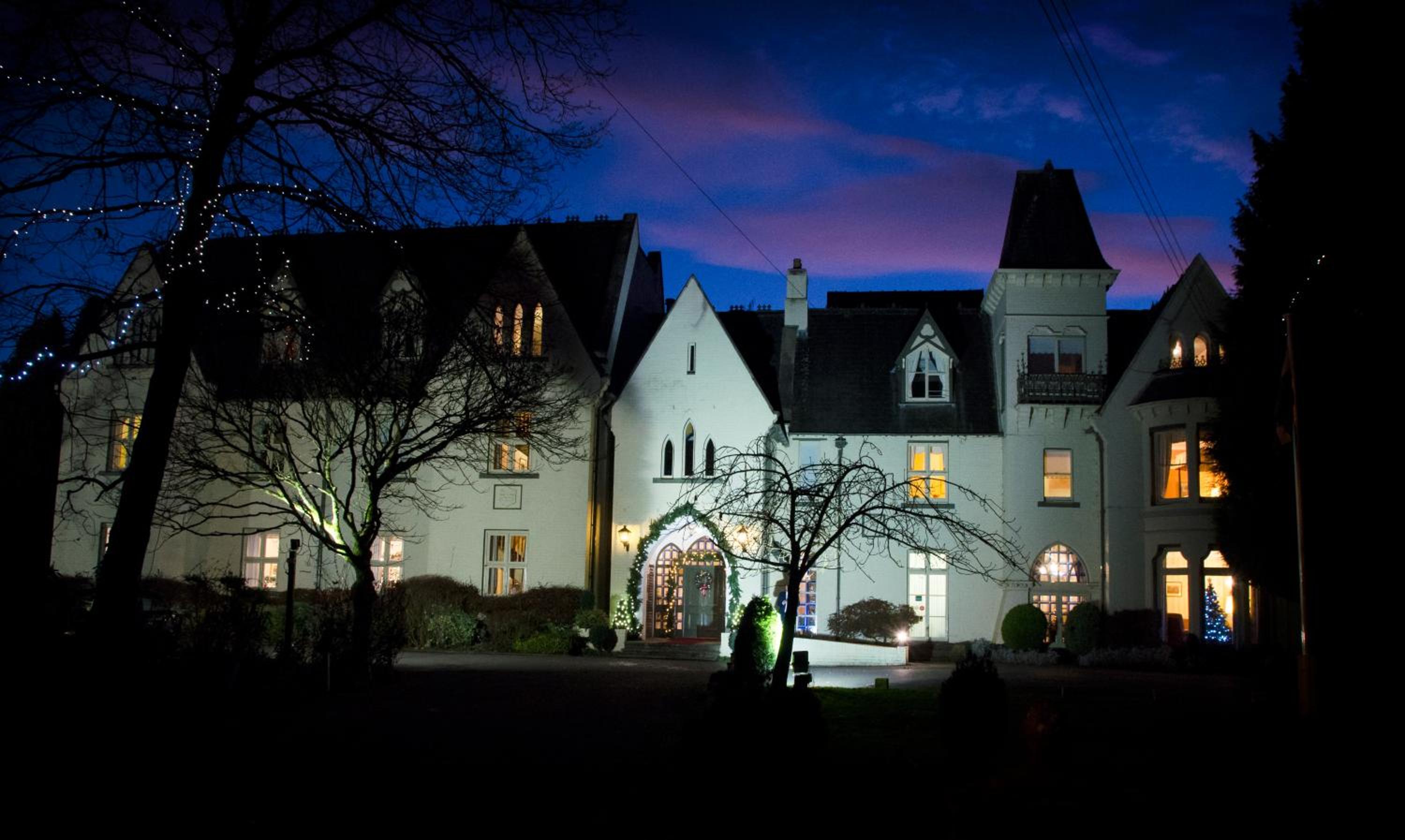 The Glen Yr Afon House Hotel 11/61