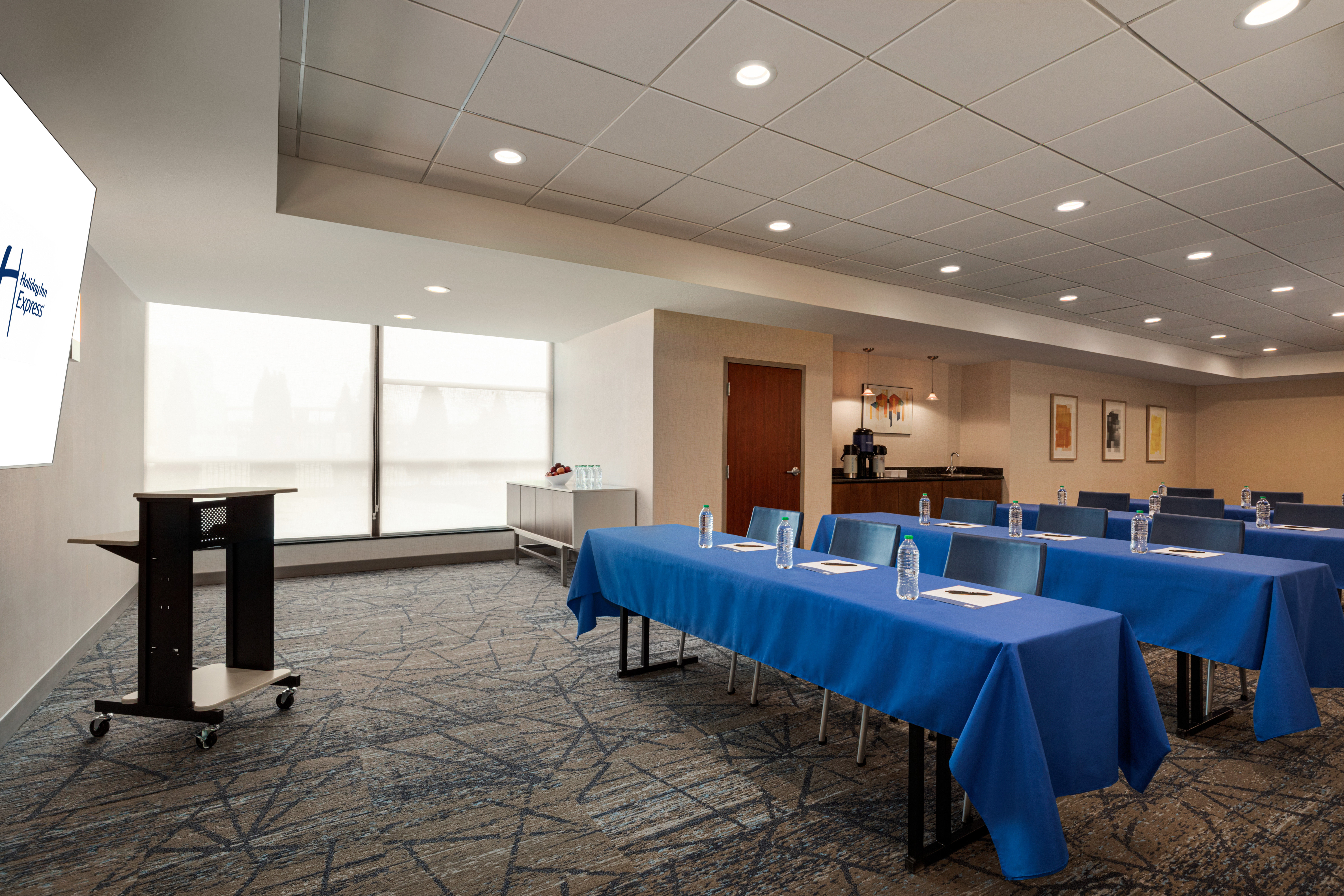 Holiday Inn Express Baltimore At the Stadiums 25/55