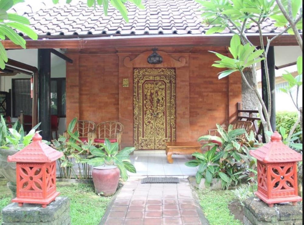 Gazebo Beach Hotel 6/50