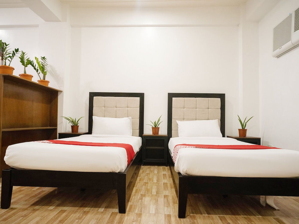 OYO 150 Davao Airport View Hotel 16/43
