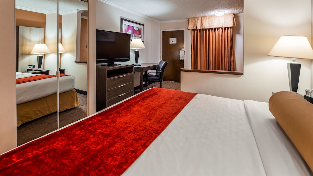 Best Western Galleria Inn & Suites 11/30
