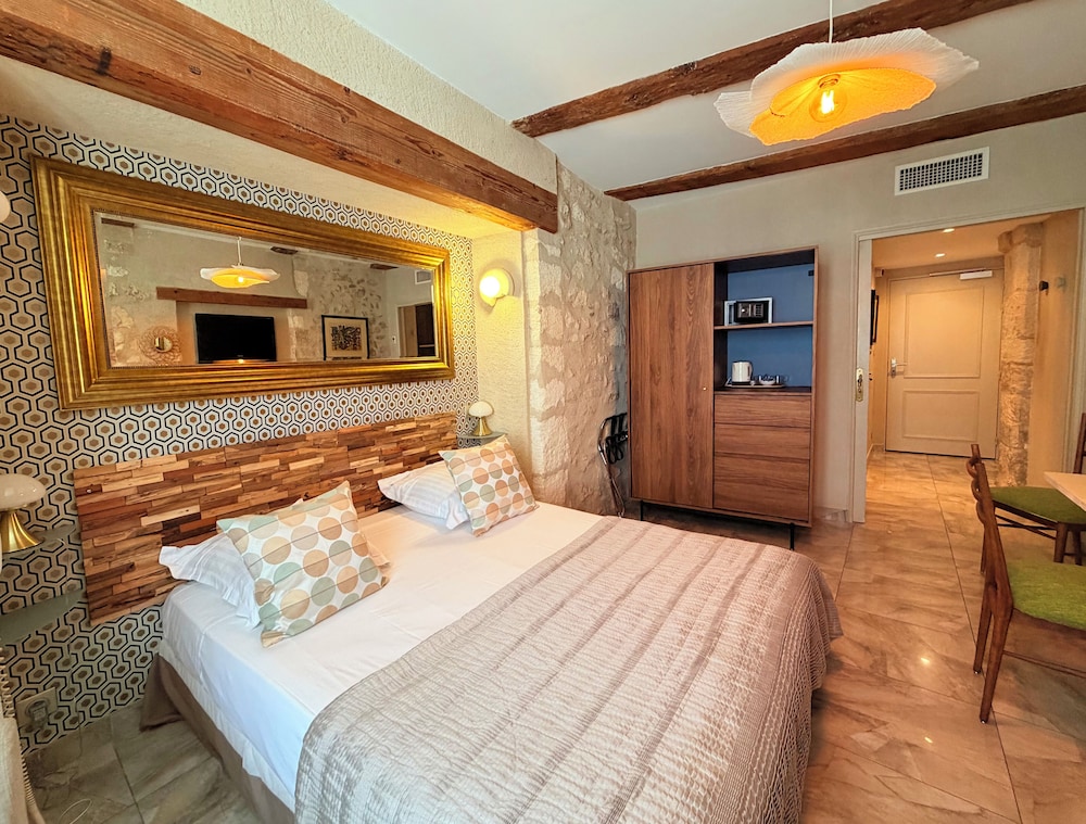 Hotel La Suite 27/75