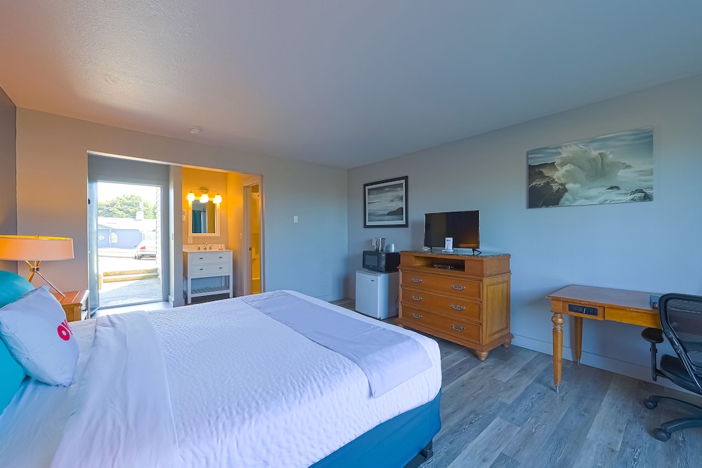 Waves Hotel NYE Beach - Newport OR 19/52