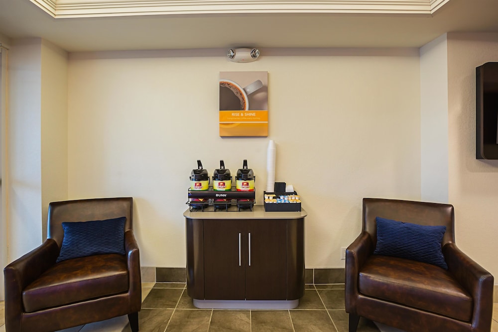 Park Inn by Radisson, Grand Island I-80 32/48